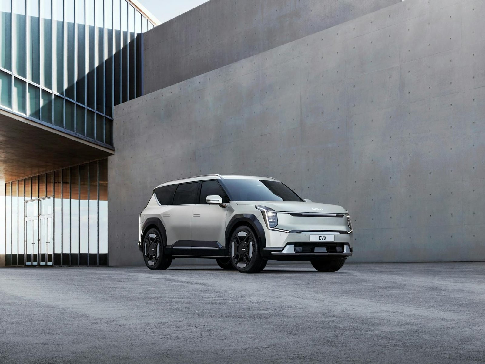 2026 Kia EV9 Electric SUV – Range Test and Tech Features
